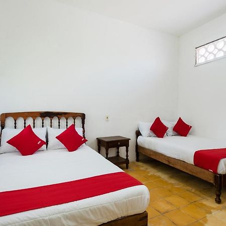 OYO Hotel Las Palmas Cuyutlan Manzanillo Kültér fotó